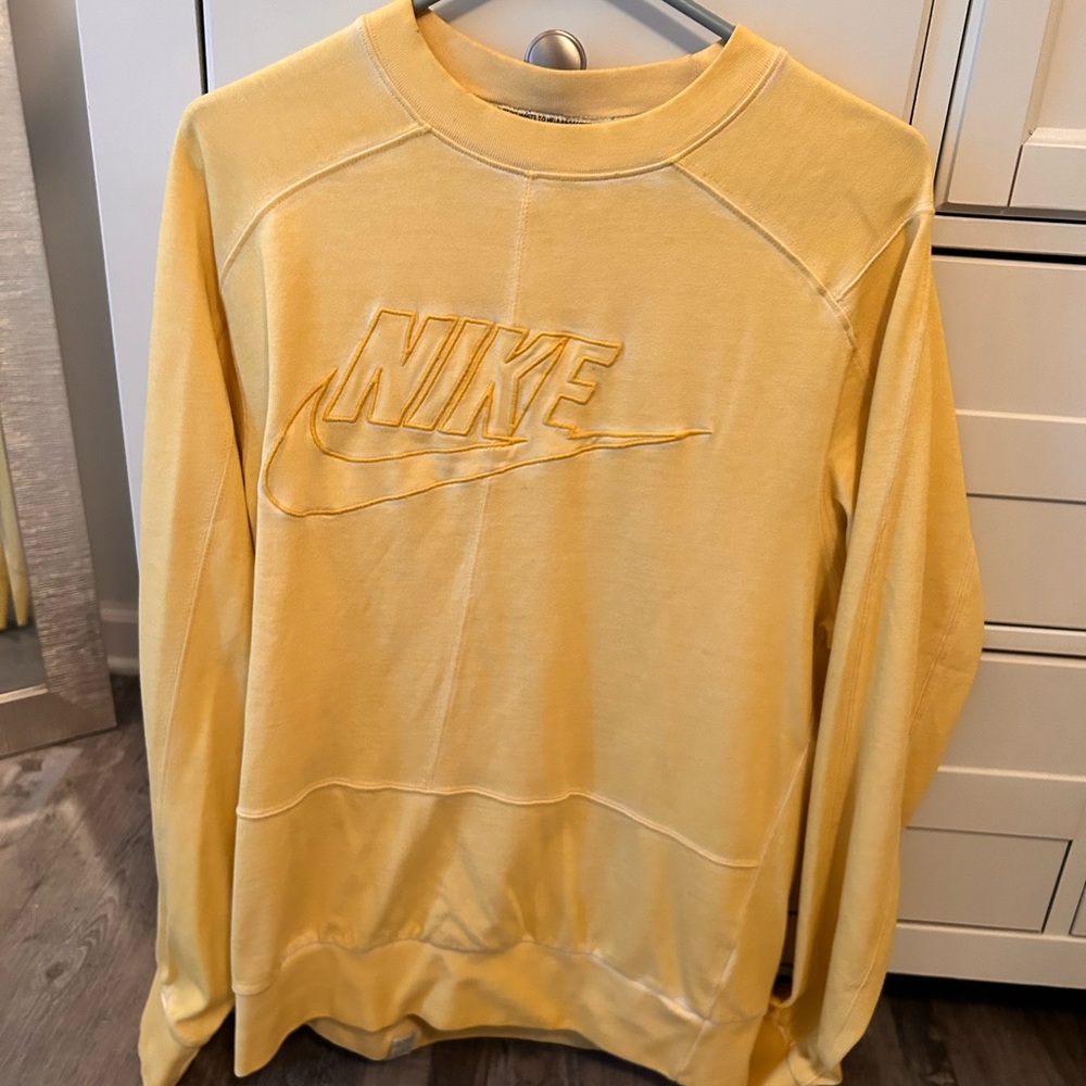 Yellow nike crewneck